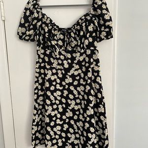 Daisy Print Tie Front Dress